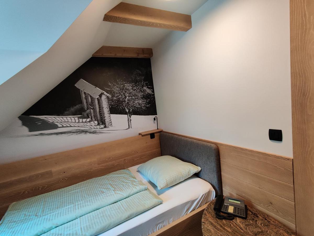 Guesthouse Pri Zalogarju Zelezniki 外观 照片