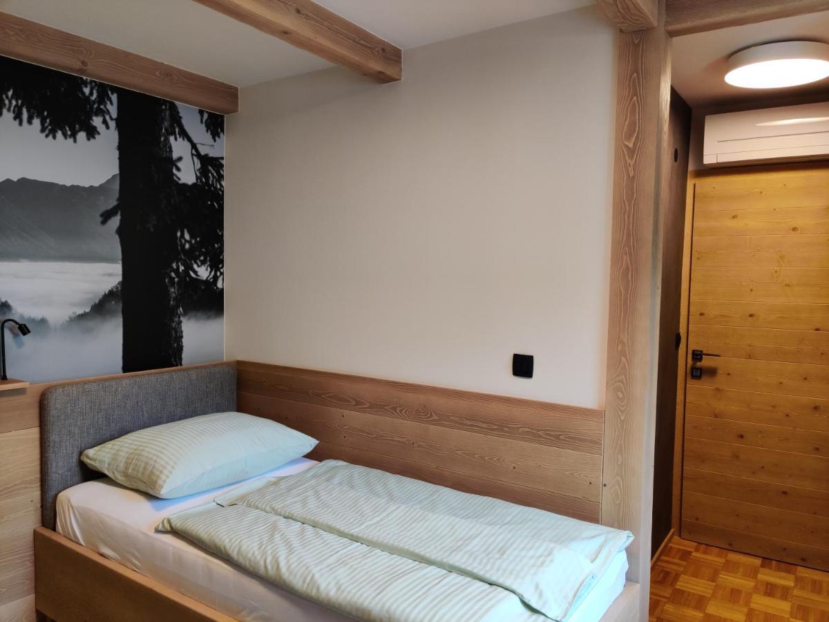 Guesthouse Pri Zalogarju Zelezniki 外观 照片
